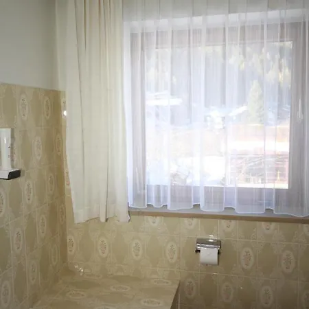Haus Kristall 아파트 *