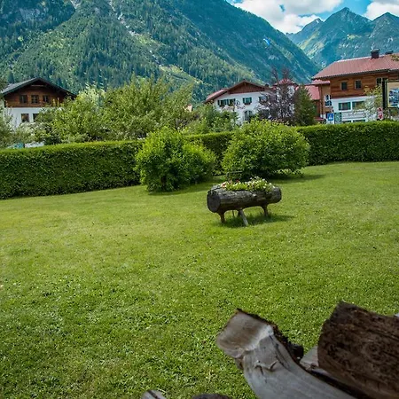 アパート Haus Kristall