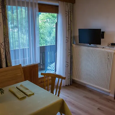 Apartament Haus Kristall Bach (Tyrol)